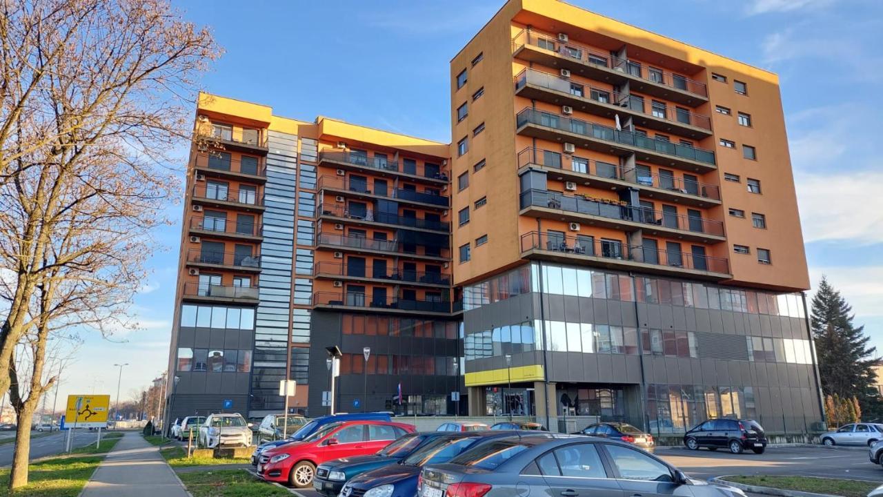 Med Man Apartmani Slavonski Brod Extérieur photo